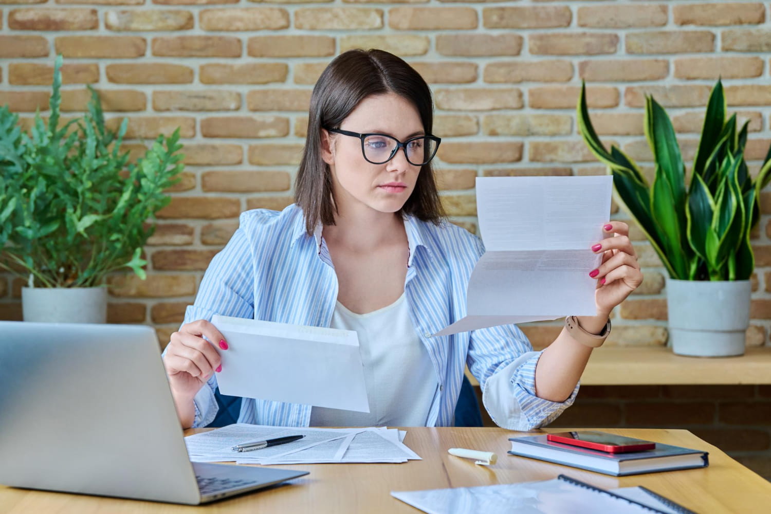 Исполнительный лист пришел на работу: как защитить зарплату от приставов